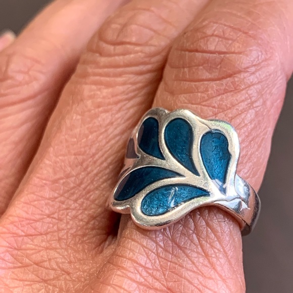 FOXY- rare blue enamel/ silver/flower motif lring - size 5.5-6. - Picture 2 of 4